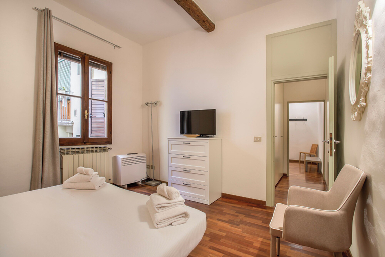 Room 5, Two Bedroom Aparment, Florence