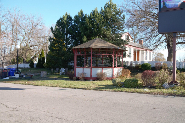 Others 4, THE HIGHLANDER INN, Niagara