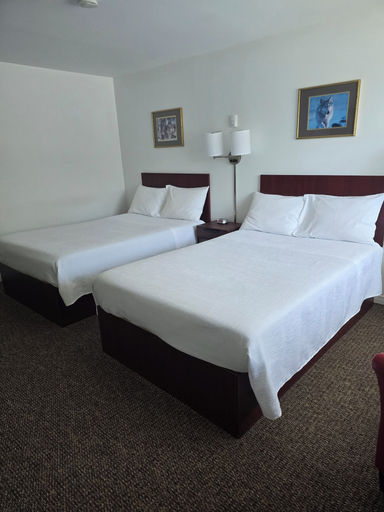 Bedroom 5, White Fang Motel, Algoma