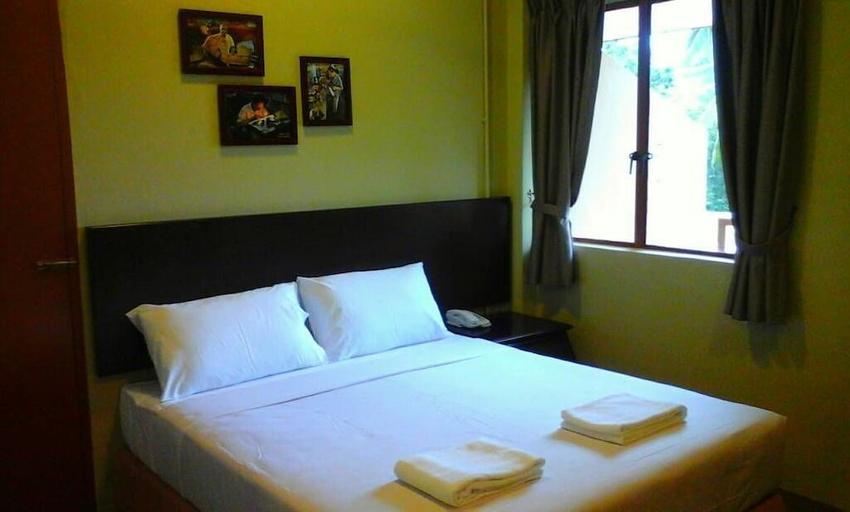 Bedroom 3, Mersing Merlin Inn, Mersing