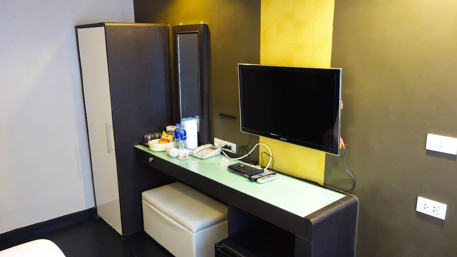 Others 5, S30 HOTEL, Khlong Toey