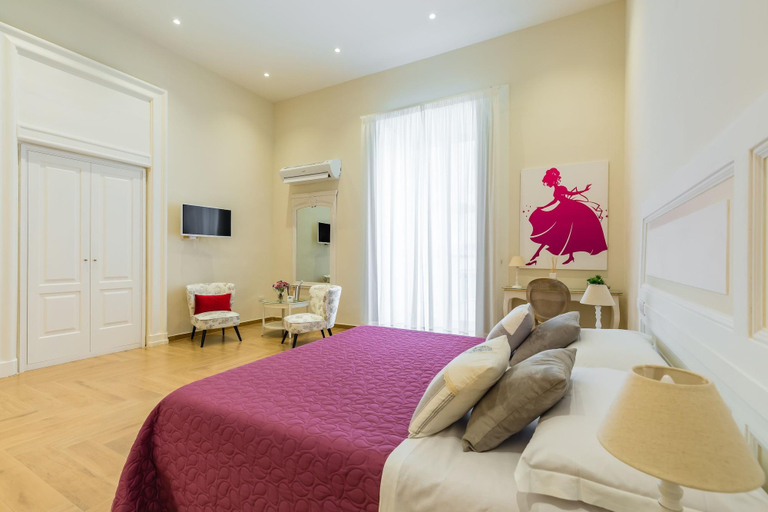 Bedroom 2, La Gatta Cenerentola Rooms, Napoli