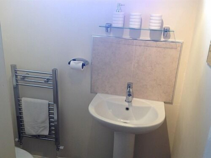 Bathroom, Ye Olde Red Lion, East Riding of Yorkshire