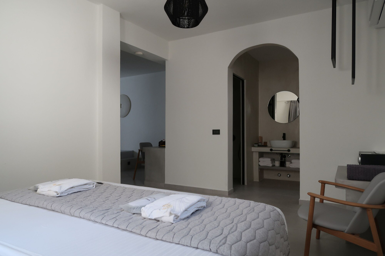 Bedroom 3, Blé Suites Santorini, South Aegean