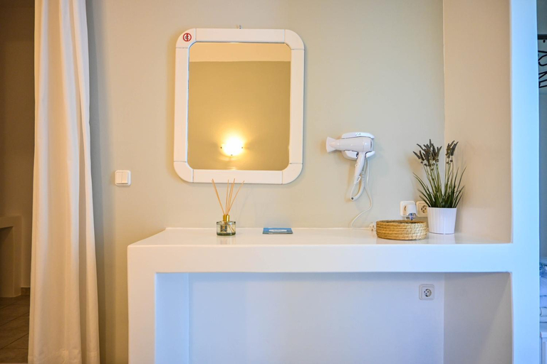 Bathroom 5, Levanta guesthouse, South Aegean