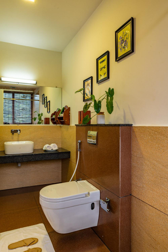 Bathroom 5, Tea Harvester, Idukki