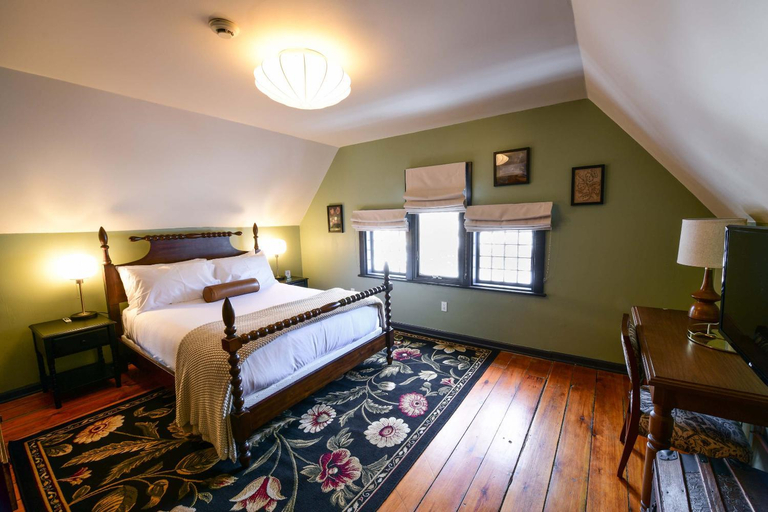 Others 5, Hideaway Inn Lenox, Berkshire