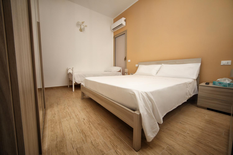 Bedroom 2, B&B Bouganville, Trapani