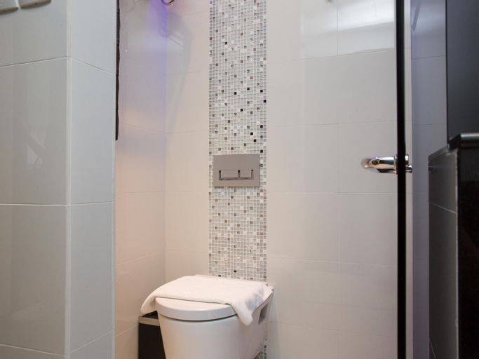 Bathroom 5