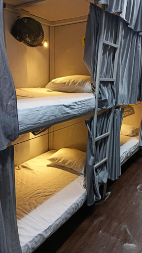 Bedroom, Saffron Dormitory Goregaon East, Mumbai Suburban