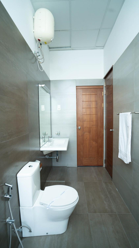 Bathroom 4, Quest Colombo Residencies, Kaduwela