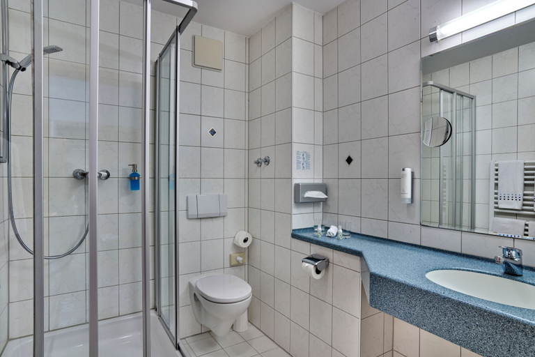 Bathroom 5, Landhotel Seerose, Fürth