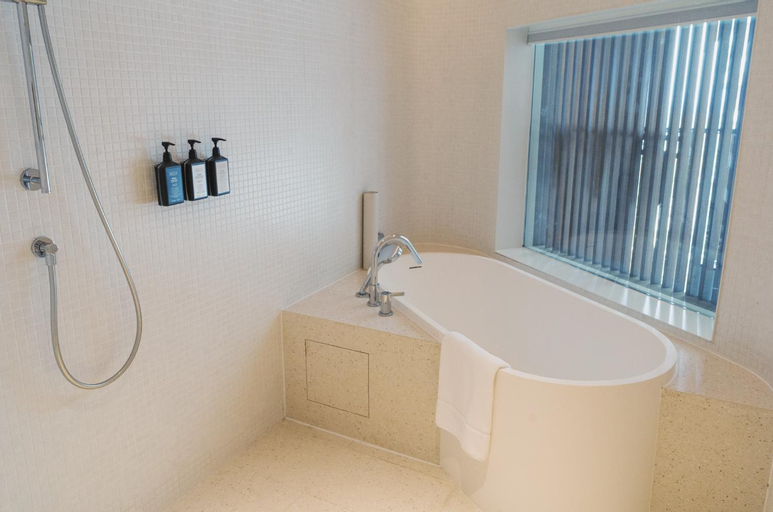 Bathroom 4
