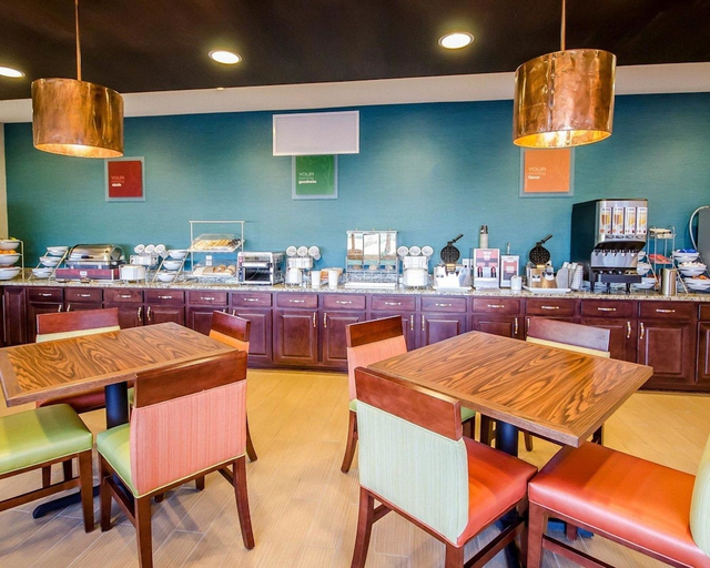 Food & Drinks 5, Comfort Inn Ferdinand, Dubois