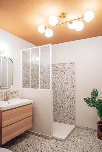 Bathroom 13