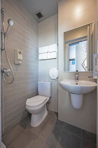Bathroom 29
