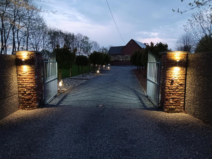Others 5, La chambre des daines, Hainaut