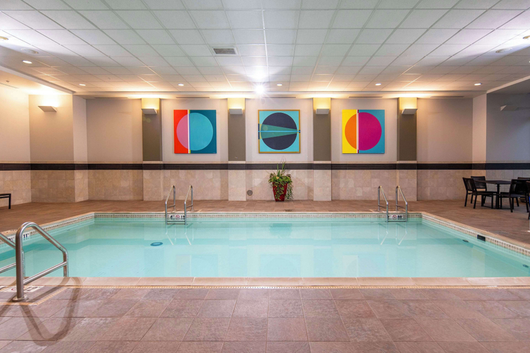 Sport & Beauty 2, Doubletree by Hilton Cedar Rapids Convention Complex, Linn