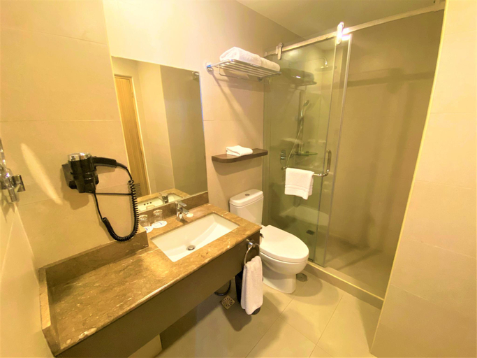 Bathroom 13