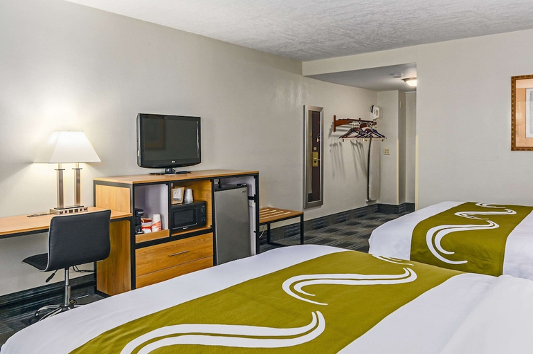 Bedroom 3, Quality Inn, Barnstable