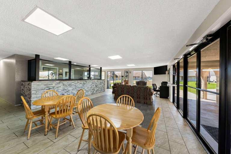 Public Area 3, Americas Best Value Inn Bonham, Fannin