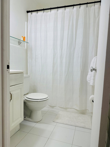Bathroom 4, Wilton Manors Guesthouse, Broward