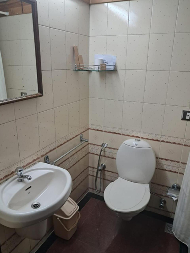 Bathroom 3, Hotel Presidency Towers, Ernakulam