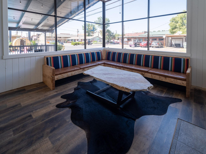 Public Area 3, Motolodge, Umatilla