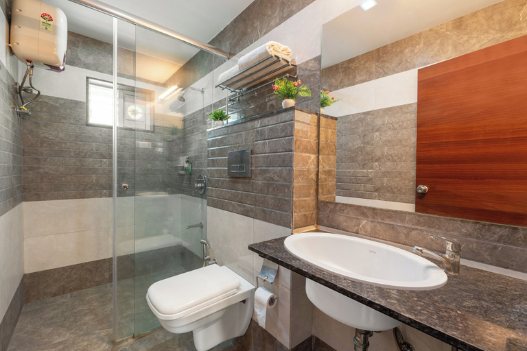 Bathroom 3, Destino by Monday Hotels Gachibowli, Hyderabad