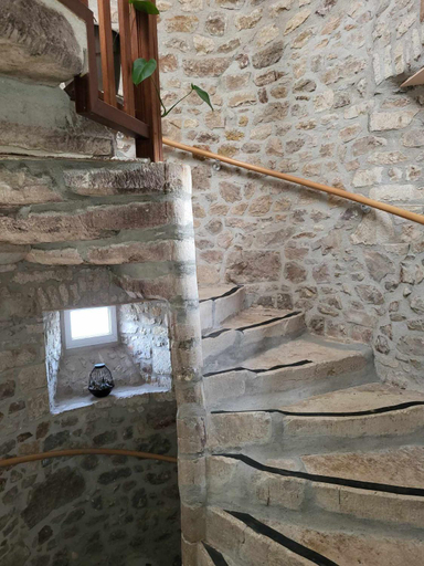 Others 3, Auberge de la vallee de la douve, Manche