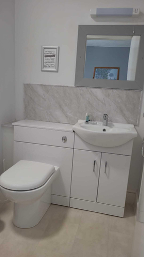 Bathroom, The Kings Arms, Norfolk