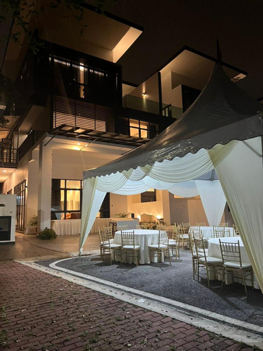Mawar Villa By Malvacae Homestay Shah Alam, Shah Alam