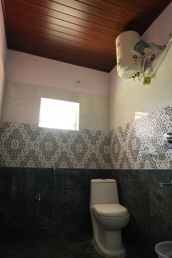 Bathroom 3, Greenhouse Homestay, Kodagu