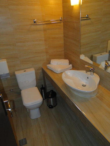 Bathroom 5, Hotel Olympos, Central Macedonia