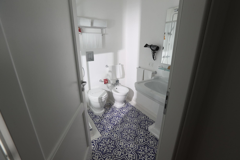 Bathroom, Borgo Rosso Di Sera Resort Country Chic, Cosenza