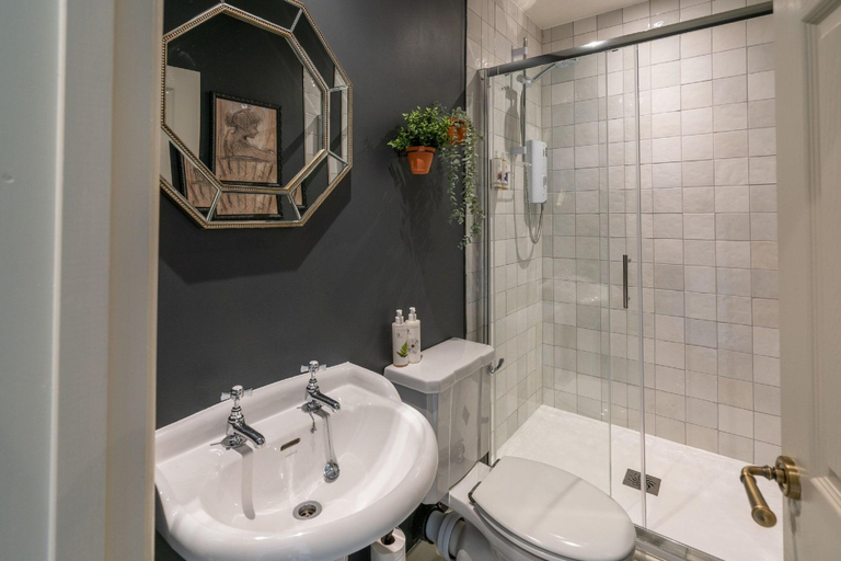Bathroom 3, Ring O Bells, Bath and North East Somerset