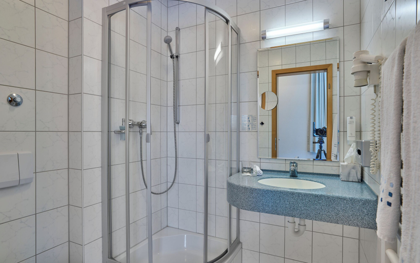 Bathroom 5, Landhotel Seerose, Fürth