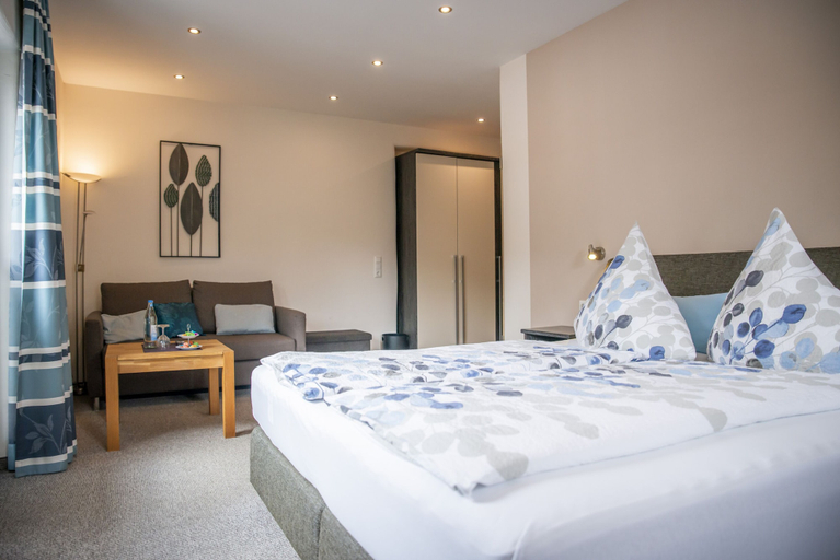 Bedroom 2, Landgasthof Winzerscheune, Cochem-Zell