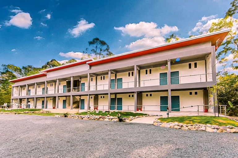 Exterior & Views 30