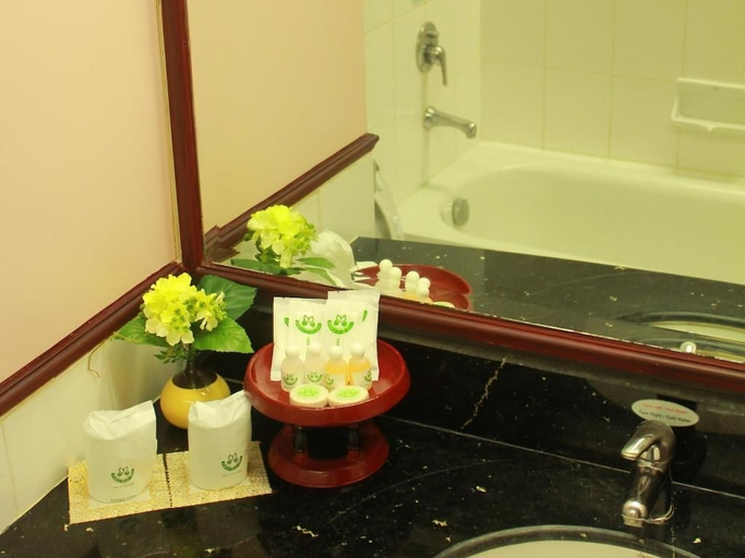 Bathroom 4, Mayflower Grande Hotel Phitsanulok, Muang Phitsanulok