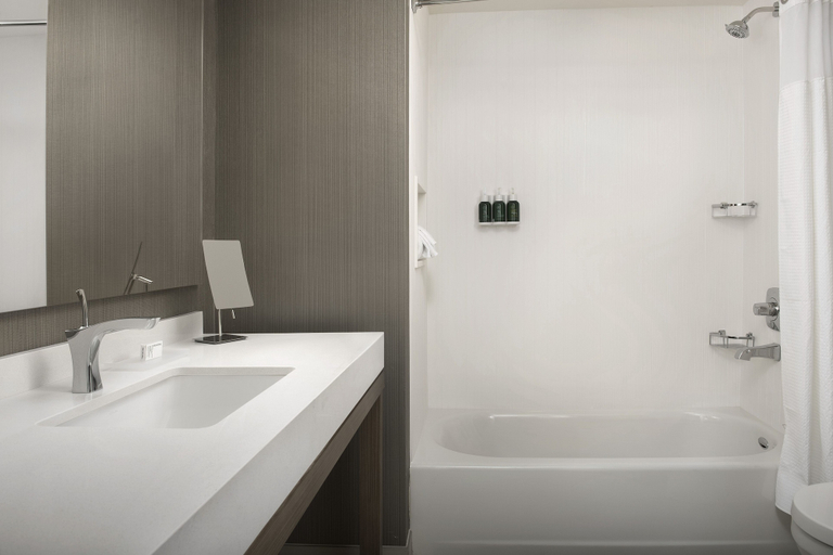 Bathroom 5, Courtyard by Marriott Albion, Calhoun