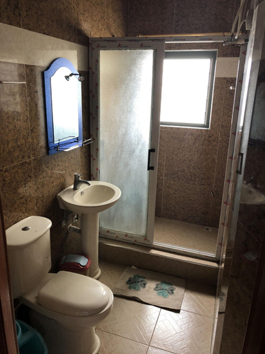 Bathroom 5, Ricardo S Property, Accra
