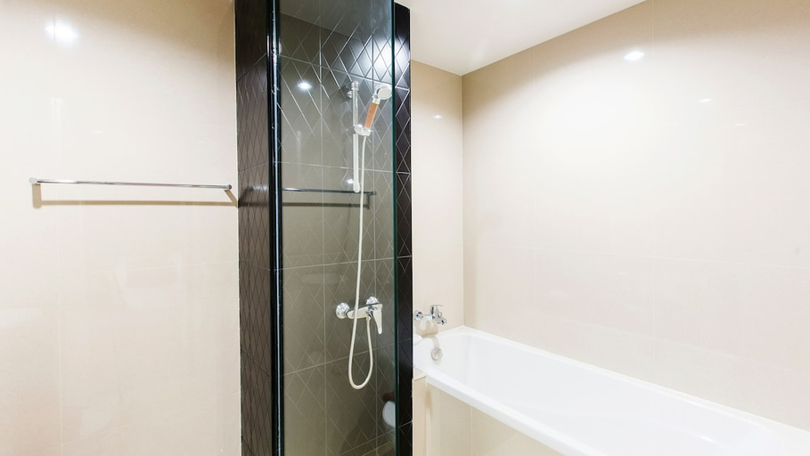 Bathroom 4, B2 Sriracha Premier Hotel, Si Racha