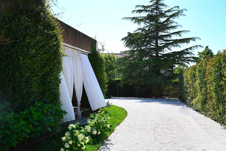 Others 5, Aura Relais, Ancona