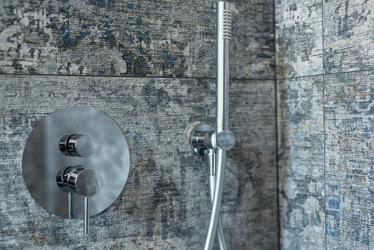 Bathroom 10
