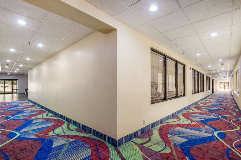 Others 5, Quality Inn Grayville, IL, White