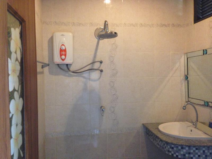Bathroom 11
