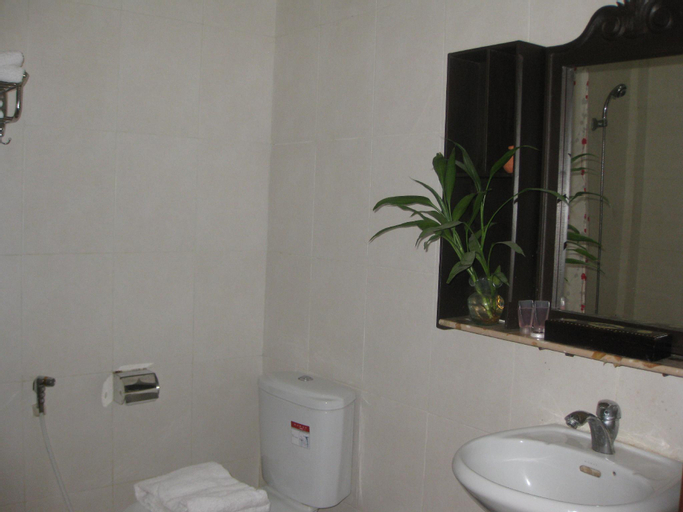 Bathroom 9