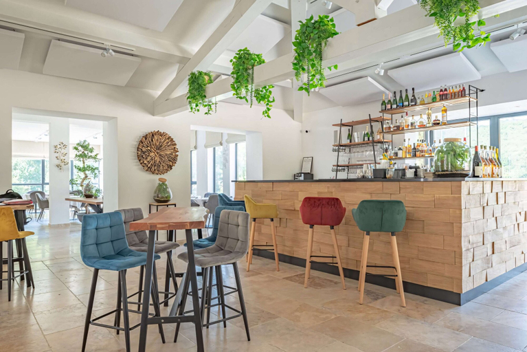 Food & Drinks 5, Domaine Ribiera, Hotel 5 Etoiles, SPA & Golf - Forcalquier, Alpes-de-Haute-Provence
