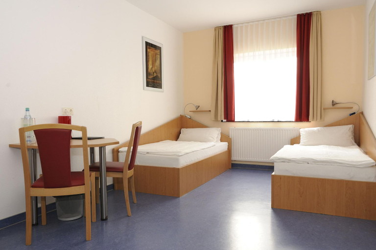 Bedroom 3, Sporthotel Borussia Düsseldorf, Düsseldorf